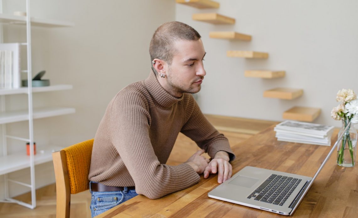 9 Clever Yet Inexpensive Home Office Design Ideas