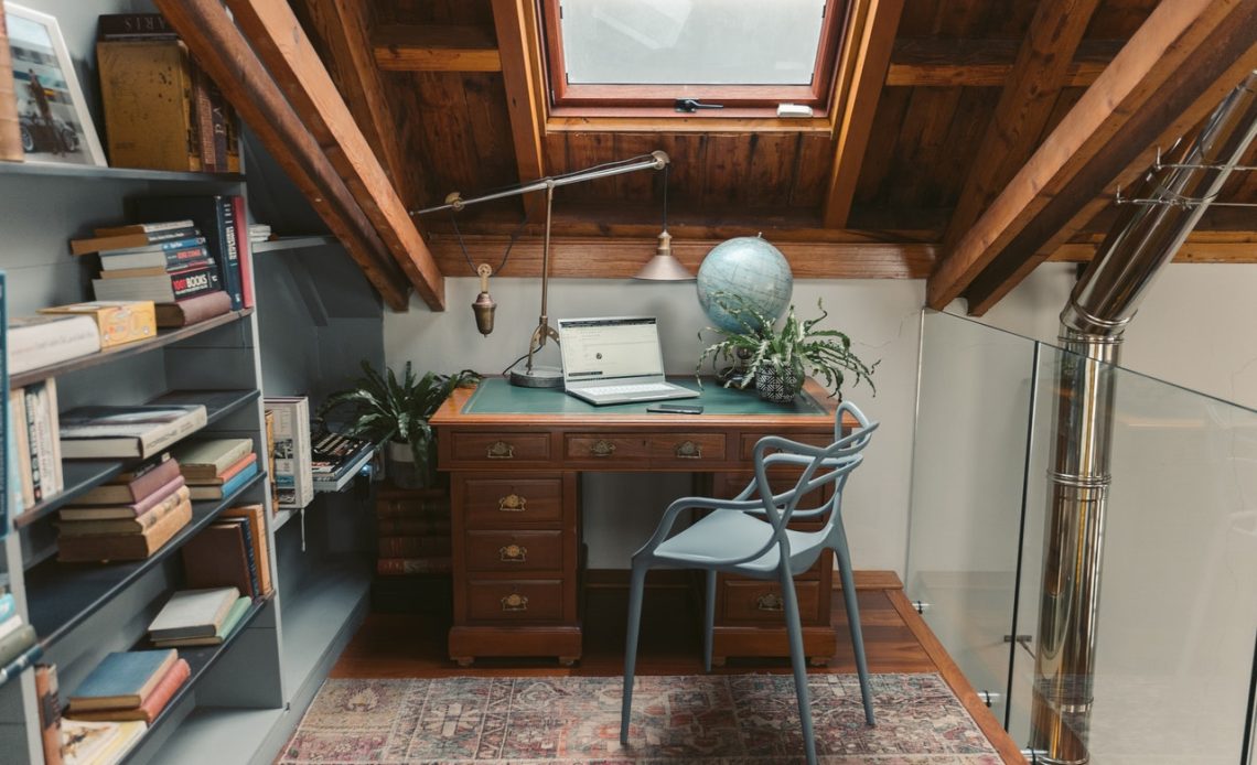 10 Tips on Choosing the Right Rug for Your Home Office